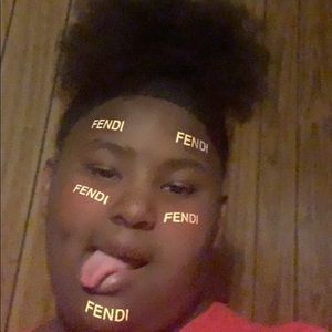 Meet your Posher, Damire